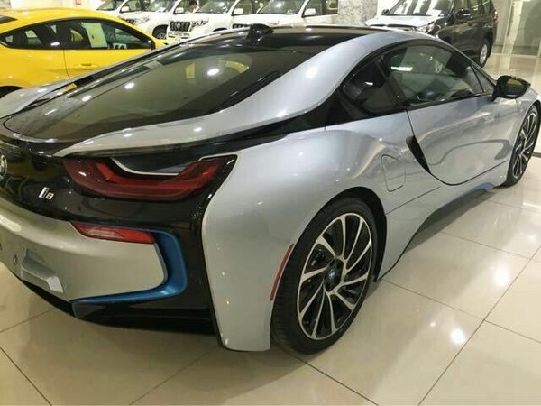 {捕魚機}(宝马m8报价及图片黑武士)